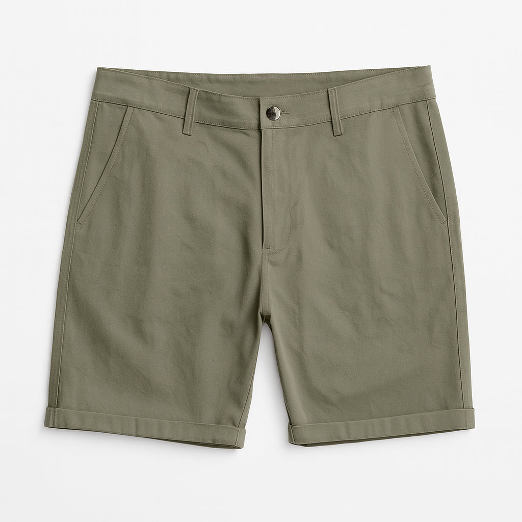 Casual khaki shorts above the knee, featuring clean design and front pockets